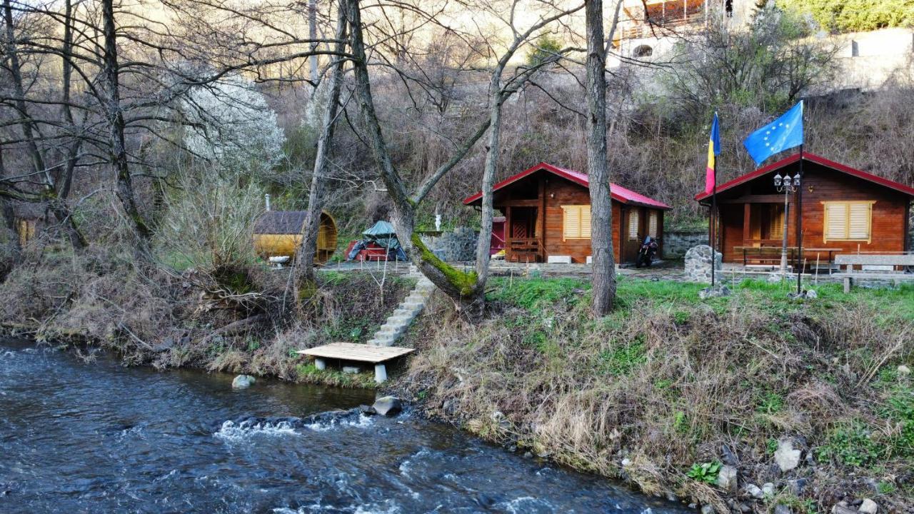 Eden Natural Resort - Transalpina Capalna Luaran gambar