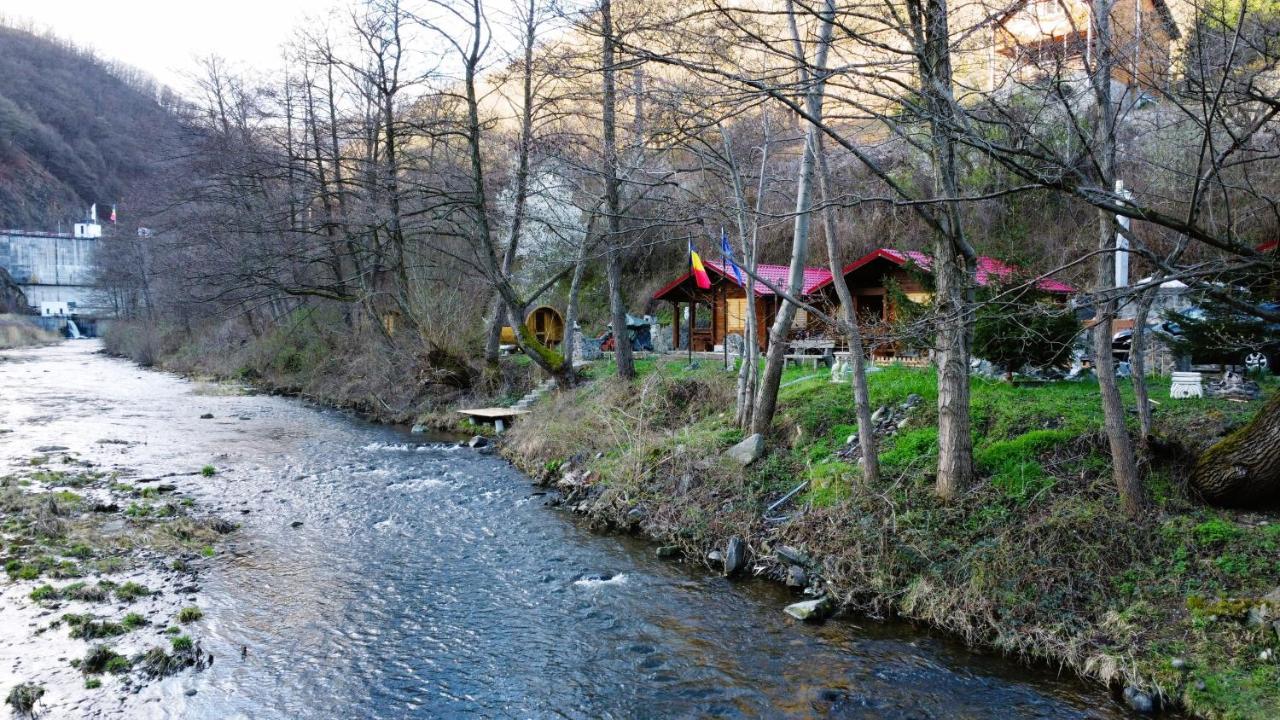 Eden Natural Resort - Transalpina Capalna Luaran gambar